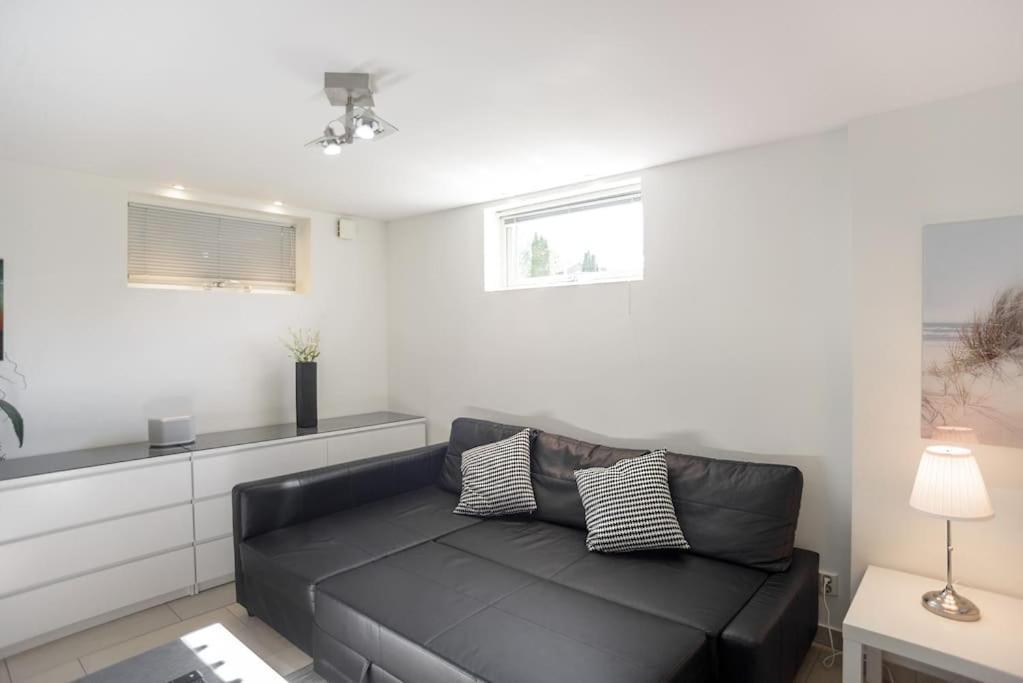 Downtown In Ten - Free Parking Apartment *