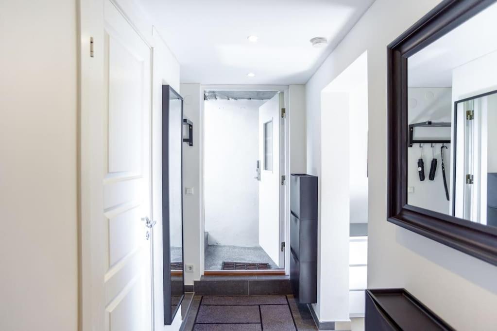 Apartment Downtown In Ten - Free Parking *